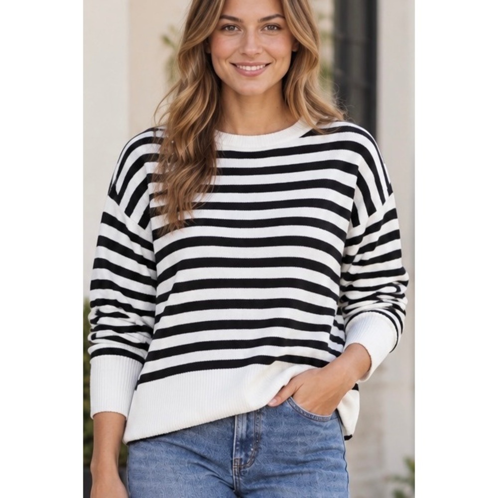 Tahari Black White Striped Crewneck Sweater Size M Nautical Preppy Knit Top